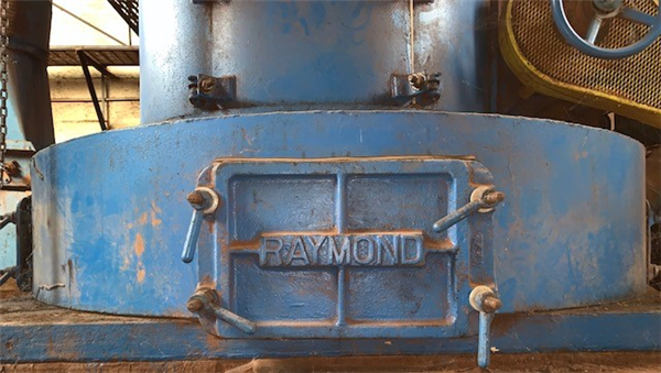 Raymond Model 5057 Roller Mill)